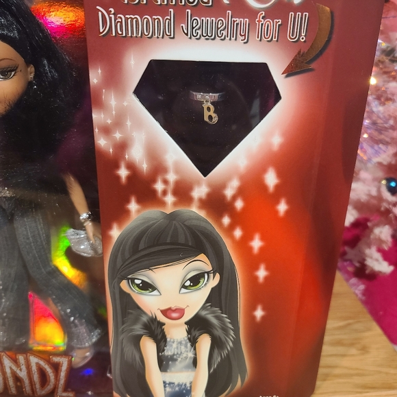 NEW! RARE BRATZ FOREVER DIAMONDZ JEWELRY DOLL! - Picture 4 of 9
